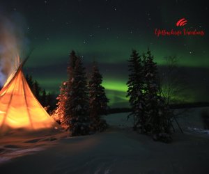 Tipi-with-Aurora