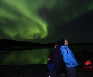 Aurora-Borealis-and-Northern-Lights-Tours-Yellowknife-Vacations