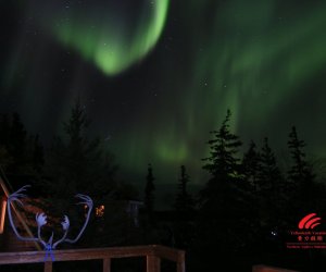 Yellowknife-Vacations-Aurora-Borealis-Tour