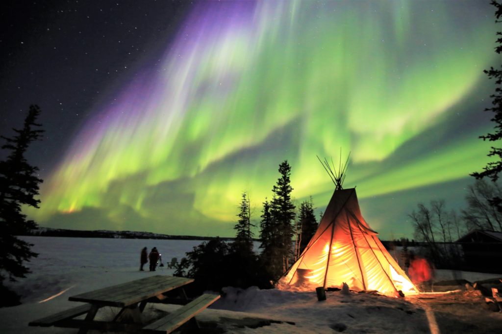 yellowknife aurora tour price