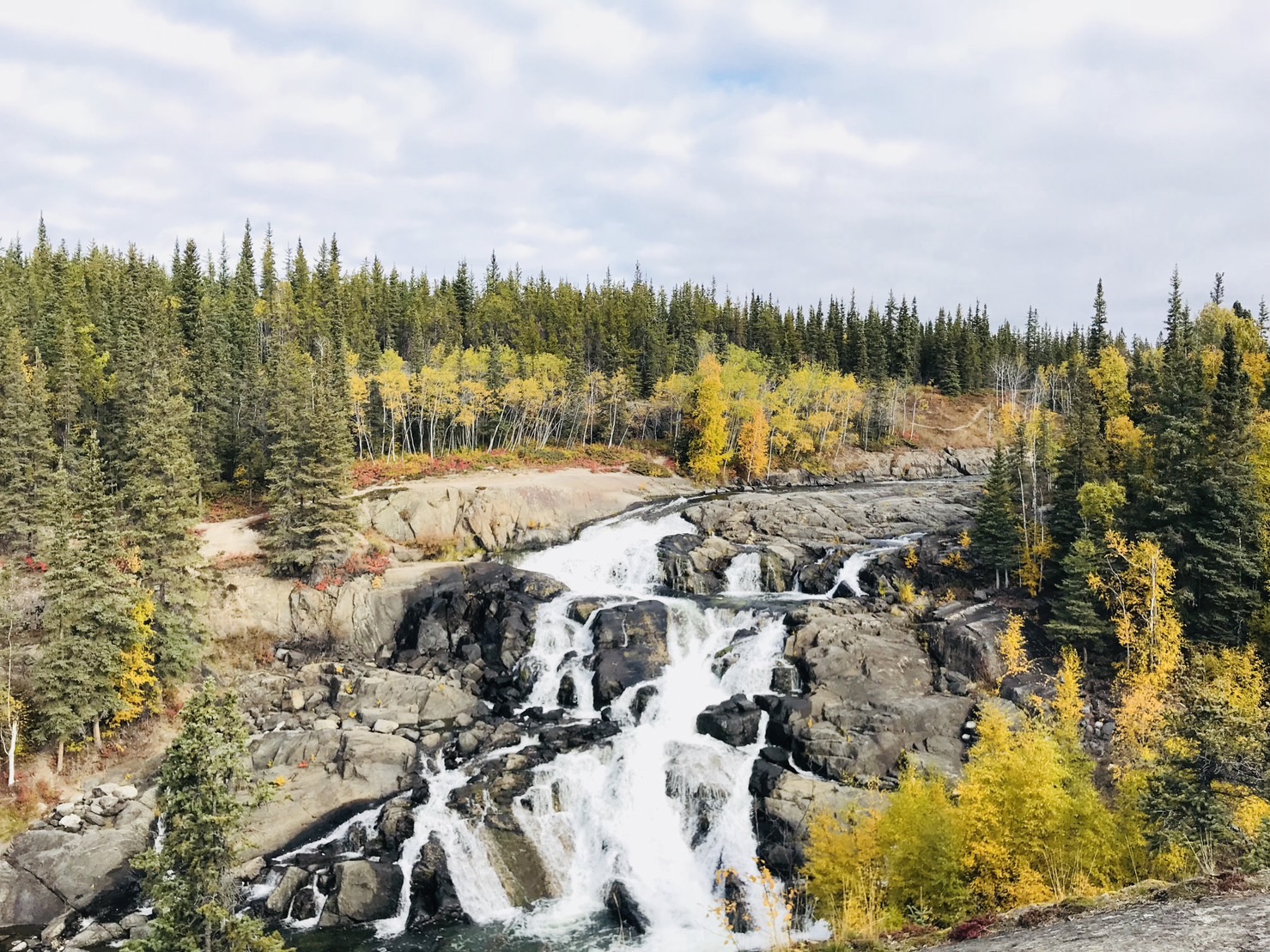 Cameron Falls Tour | Yellowknife Vacations